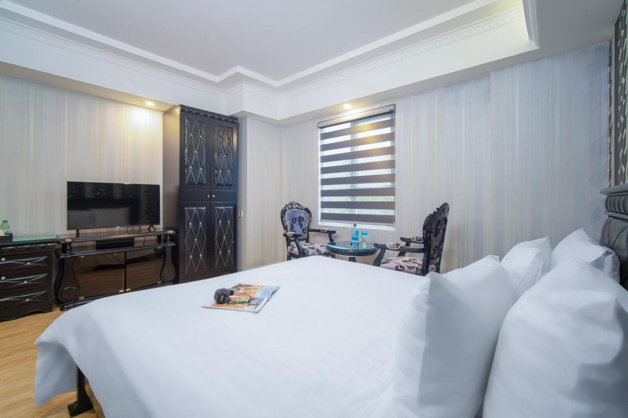 Royal Beach Hotel By Thg Da Nang Dış mekan fotoğraf