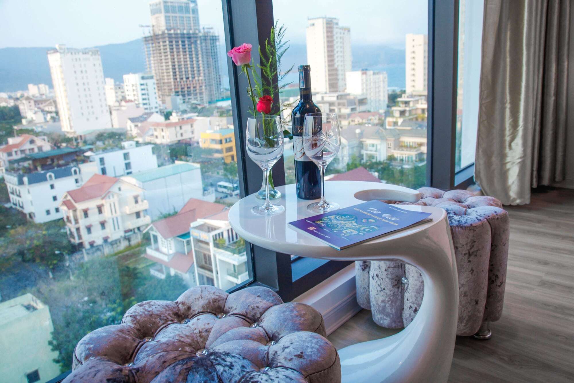 Royal Beach Hotel By Thg Da Nang Dış mekan fotoğraf