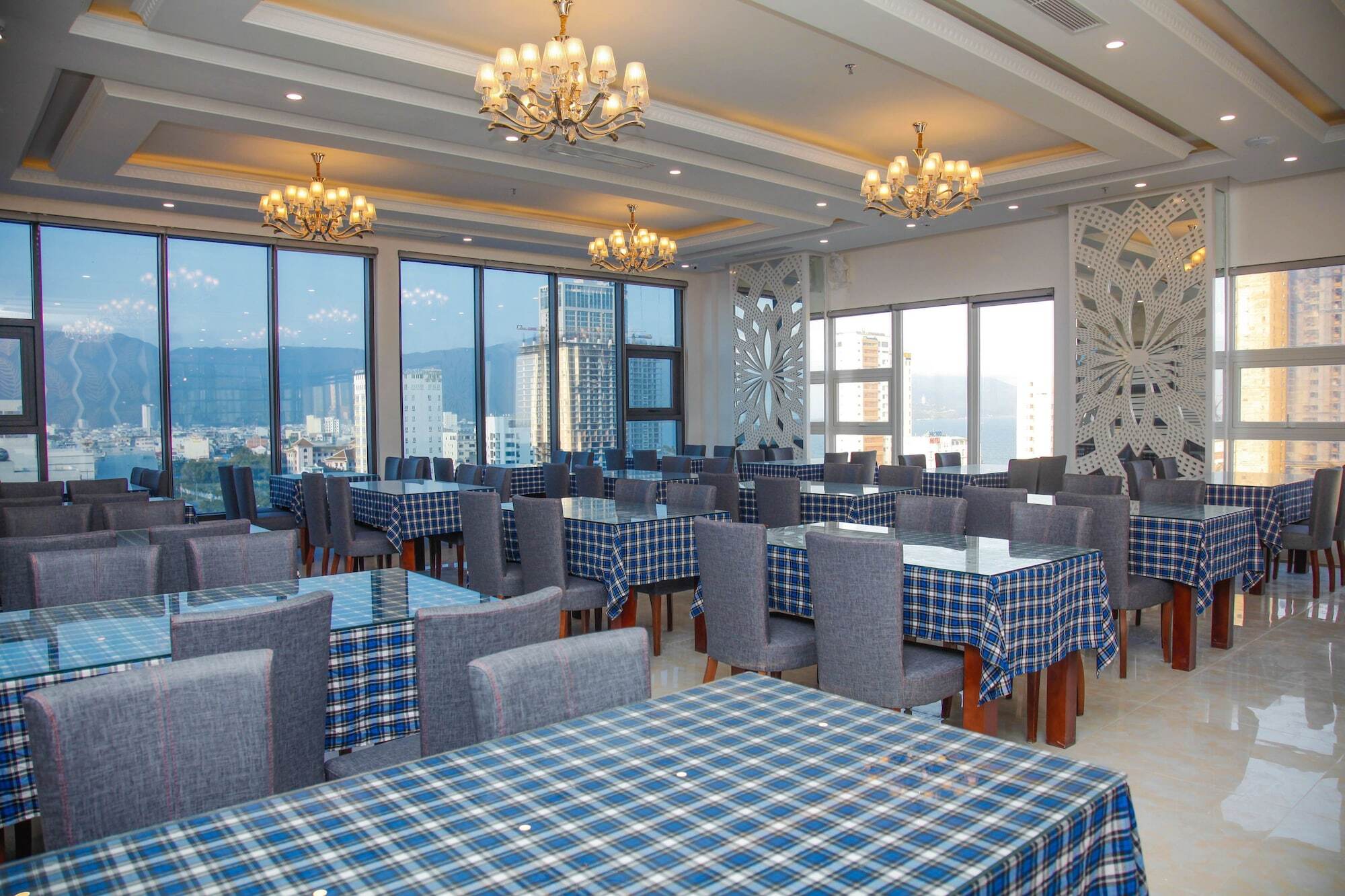 Royal Beach Hotel By Thg Da Nang Dış mekan fotoğraf