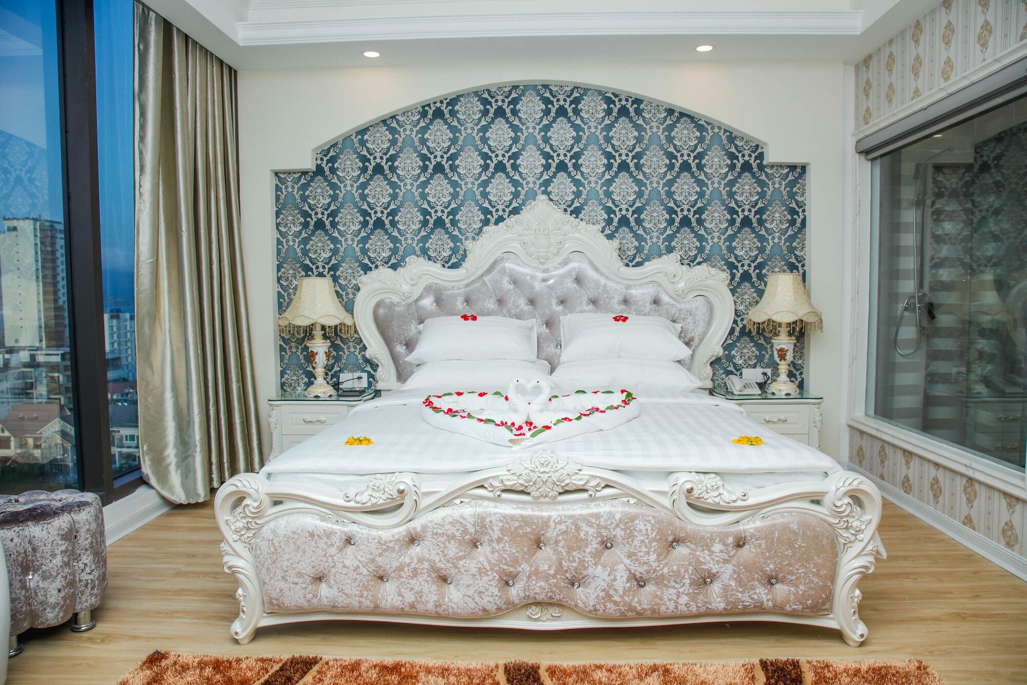 Royal Beach Hotel By Thg Da Nang Dış mekan fotoğraf